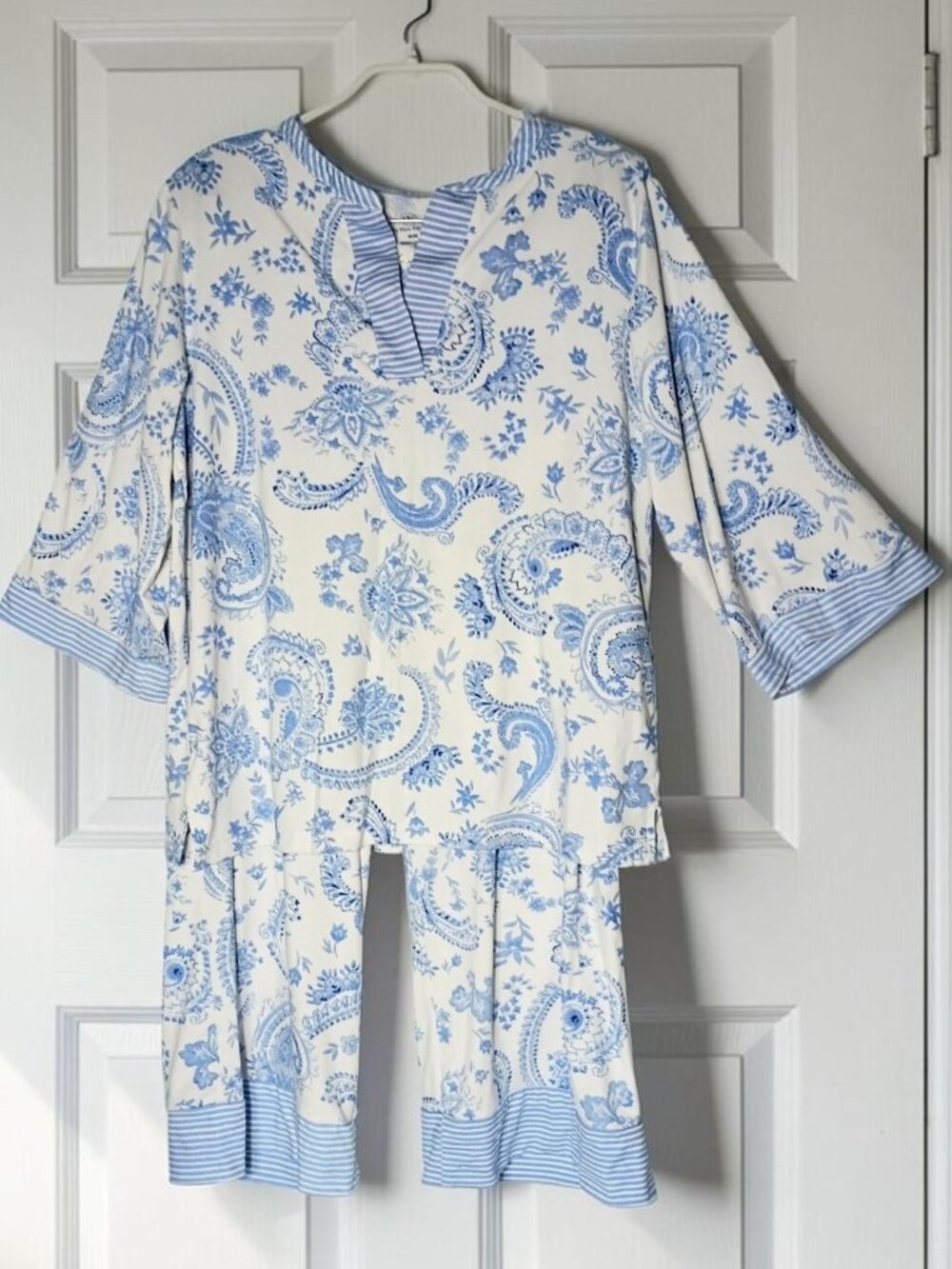 Flora Nikrooz Paisley Wide Leg Cropped Pajama Set M Blue White Soft Stretch